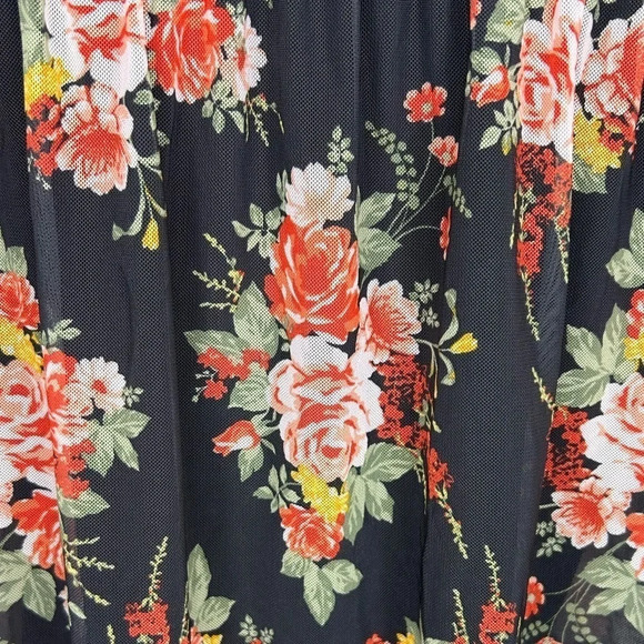 Bobbie Brooks Size Small Women’s Black Floral Sleeveless Tank Top - Picture 5 of 7